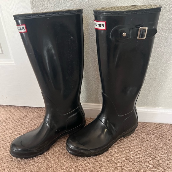 Hunter rain boots- black, tall, GUC - Picture 3 of 5